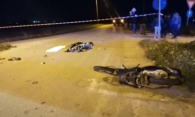 Scontro tra auto e moto sulla provinciale, muore un 45enne