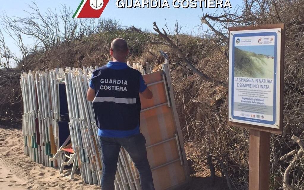 Guardia Costiera, continua l’operazione “mare sicuro”: numerose le attrezzature balneari sequestrate