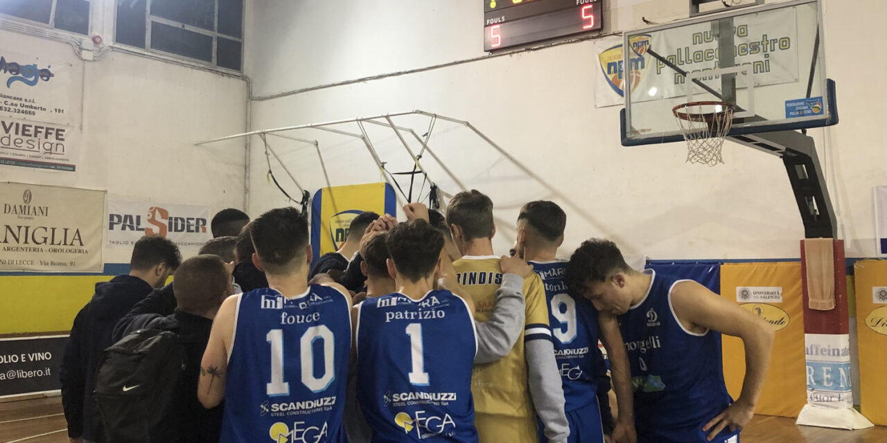 Dinamo Basket Brindisi lotta fino alla fine ma Monteroni vince 81-76. Domani al PalaZumbo scontro al vertice contro Lucera