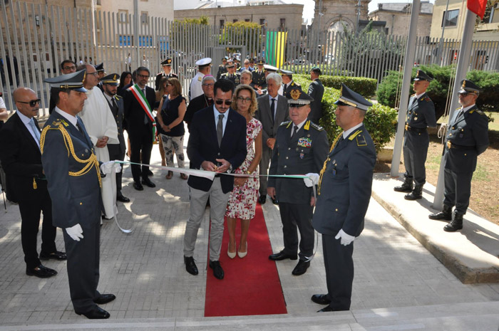 Guardia di Finnza Brindisi, inaugurata la nuova caserma della Compagnia di Francavilla Fontana, intitolata al brigadiere Emanuela Manisco, medaglia di bronzo al Valor Militare