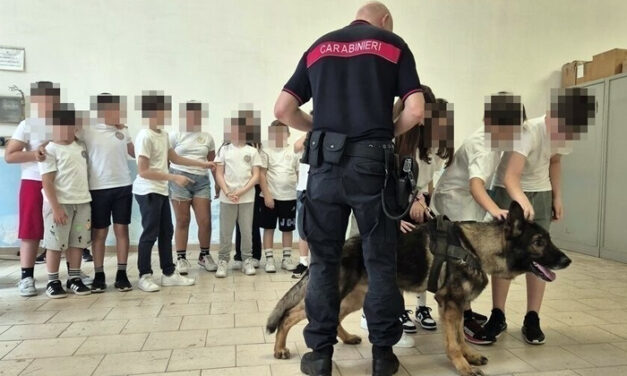 Fasano, gli studenti della Scuola Primaria del 2° Circolo “Giovanni XXIII” visitano il Comando Compagnia Carabinieri