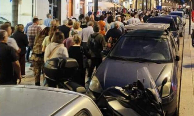 Processione Corpus Domini tra le auto parcheggiate, Pd Brindisi: “Ennesima negligenza dell’Amministrazione Comunale”