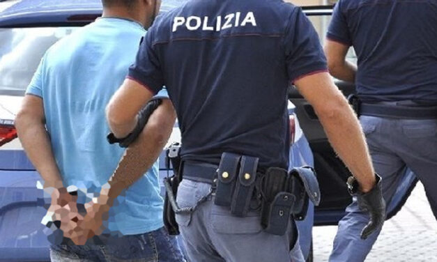 Spaccio e detenzione di sostanza stupefacente, 25enne arrestato dalla Polizia