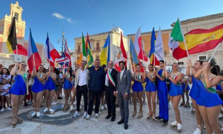Partita la competizione di pattinaggio artistico a Fasano, piazza Ciaia crocevia del mondo