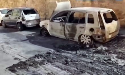 Appicca incendio a 6 auto per vendicarsi della ex,  35enne arrestato a Brindisi