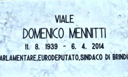 Brindisi, via del mare diventa Viale Domenico Mennitti, breve ma suggestiva la cerimonia di intitolazione