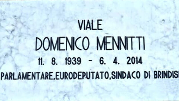 Brindisi, via del mare diventa Viale Domenico Mennitti, breve ma suggestiva la cerimonia di intitolazione