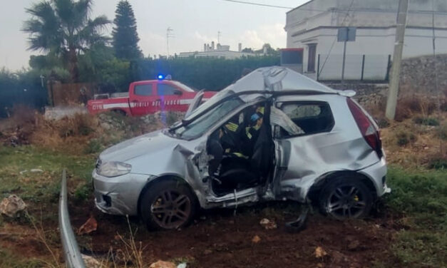 Finisce fuoristrada sulla SP29 di Ostuni, liberato dai Vigili del Fuoco arriva in codice rosso in Pronto Soccorso