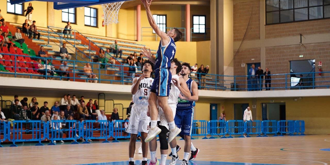 La Dinamo conquista una solida vittoria in trasferta: 75-87 contro Mola New Basket 2012