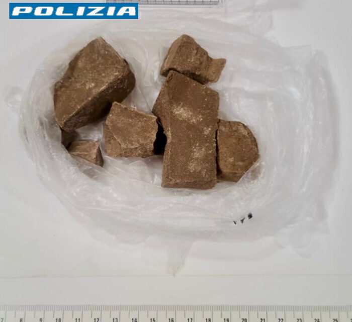 Ostuni, sorvegliato speciale trovato in possesso di anfetamina, marijuana e materiale per dosi arrestato dalla Polizia