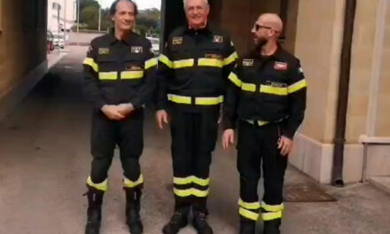 Vigili del Fuoco di Brindisi, pensionamento per il DV Arch. Franco Bungaro, il saluto dei colleghi del Comando Provinciale