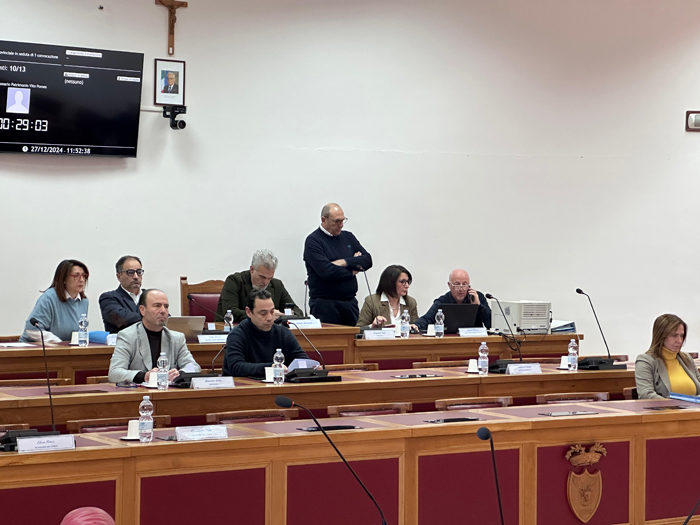 Il Consiglio Provinciale approva l’ordine del giorno. Appuntamento a lunedì 30 dicembre con l’Assemblea dei Sindaci e la nuova seduta del Consiglio