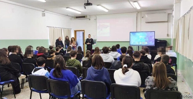 Fasano, i Carabinieri incontrano gli studenti della Scuola Secondaria di primo grado “Giovanni XXIII – Pascoli”