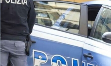 Brindisi, ruba il telefono ad un passante che usciva dal ristorante, giovane arrestato dalla Polizia