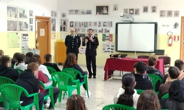 Ceglie Messapica, i Carabinieri incontrano gli studenti