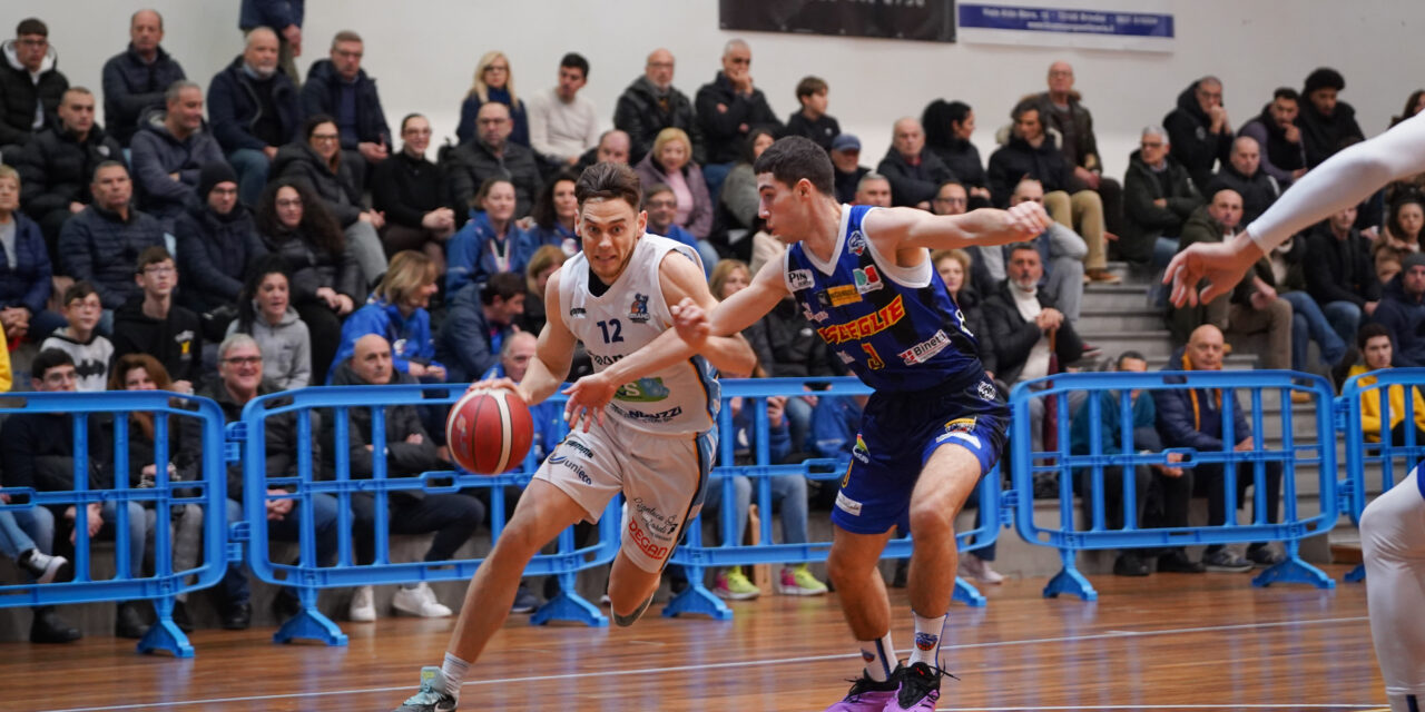 Dinamo Brindisi domina il terzo quarto e supera Bisceglie 72-66