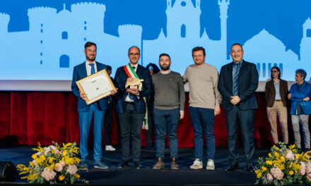 Fasano premiato Comune Plastic Free con una “tartaruga”, premio ritirato a Napoli assieme ad altri Comuni virtuosi